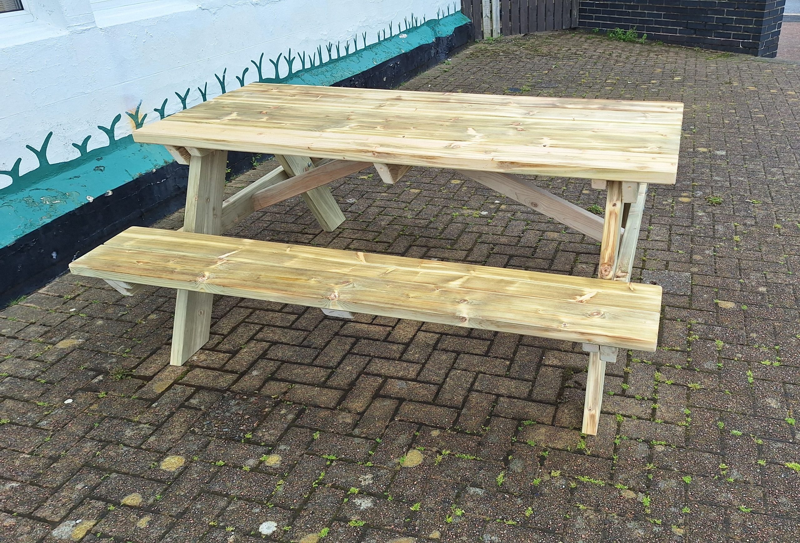 Picnic Table for Rock Cafe